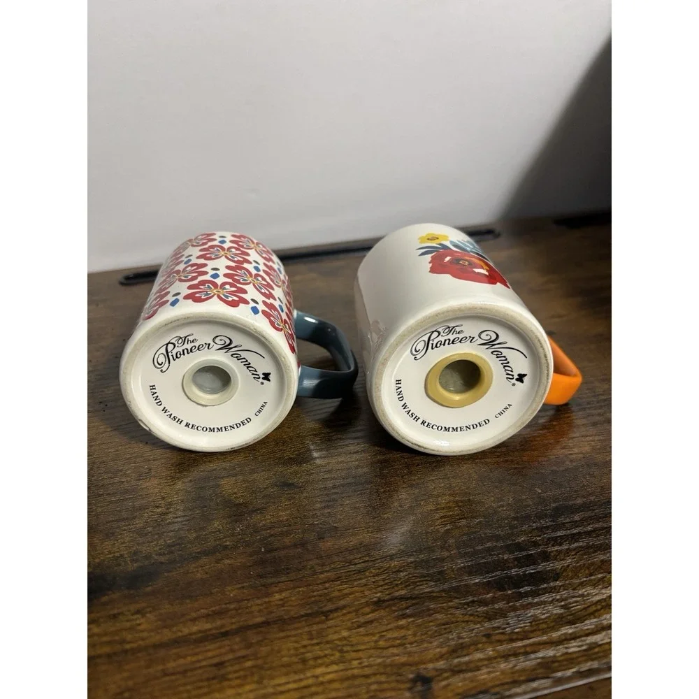 Pioneer Woman Salt And Pepper Shakers 